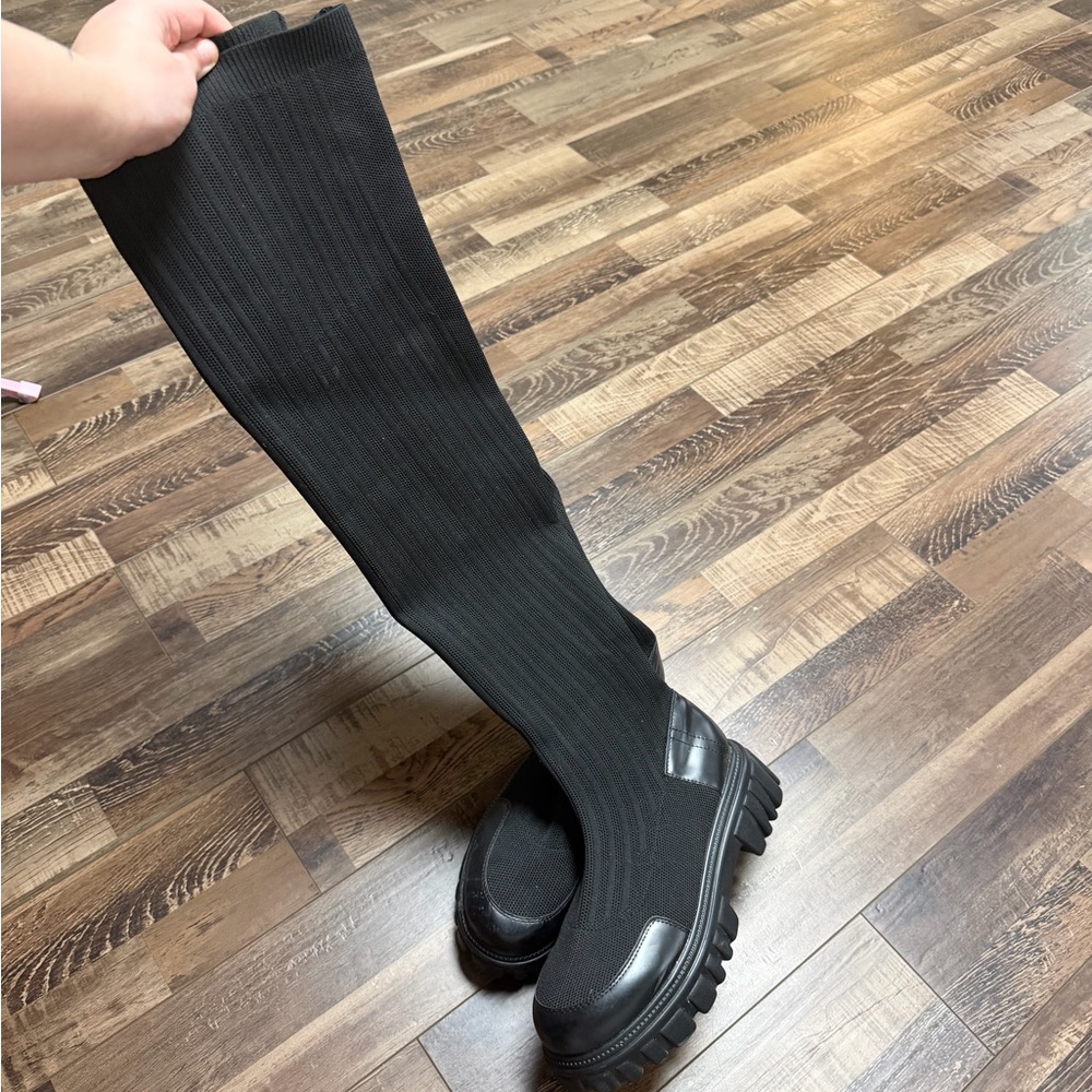 Black Knee-High Ribbed Boots